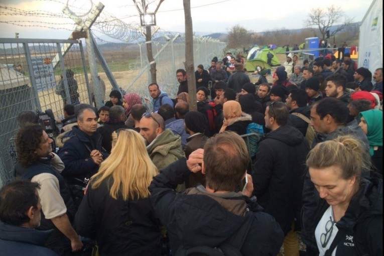 Endacakët nga Lindja e Mesme dhe Afrika në Shqipëri janë bërë të dhunshëm, dhjetëra denoncime: Si përleshemi kur na grabisin Endacakët nga Lindja e Mesme dhe Afrika në Shqipëri janë bërë të dhunshëm, dhjetëra denoncime: Si përleshemi kur na grabisin