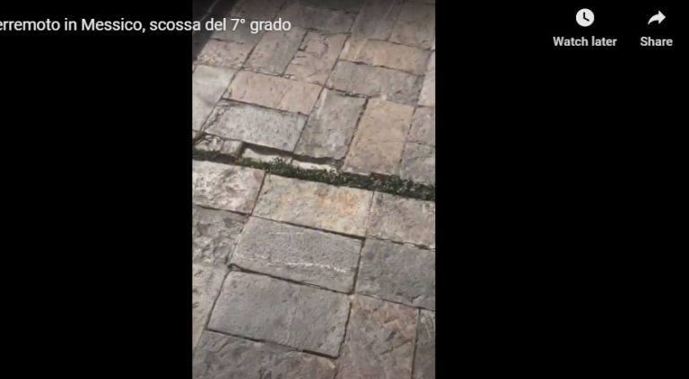 Termeti i fuqishëm me magnitudë 7.7 Rihter që goditi jugun e vendit, ndan tokën në dysh (Video) Termeti i fuqishëm me magnitudë 7.7 Rihter që goditi jugun e vendit, ndan tokën në dysh (Video)