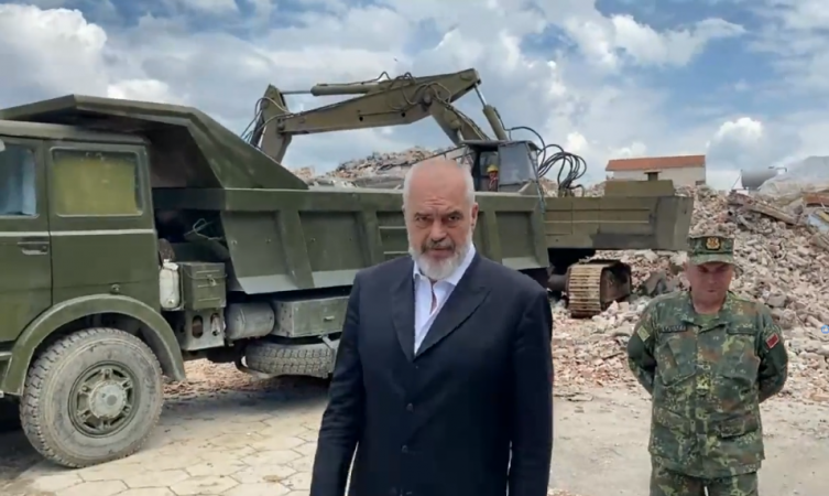 Rama në qytetin e Shijakut: “Së shpejti qytetarëve do u kalojnë fondet pas dëmeve nga tërmeti” Rama në qytetin e Shijakut: “Së shpejti qytetarëve do u kalojnë fondet pas dëmeve nga tërmeti”