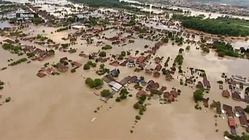 Serbi, shpallet gjendja e jashtëzakonshme si pasojë e përmbytjeve Serbi, shpallet gjendja e jashtëzakonshme si pasojë e përmbytjeve