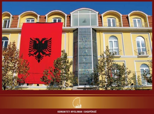 Ish- kreu i KMSH, akuza Fatmira Hajdarit: Ja si grabiti pronën tonë shekullore Ish- kreu i KMSH, akuza Fatmira Hajdarit: Ja si grabiti pronën tonë shekullore