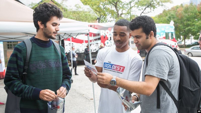 Të rinjtë amerikanë votojnë për temat, jo partitë