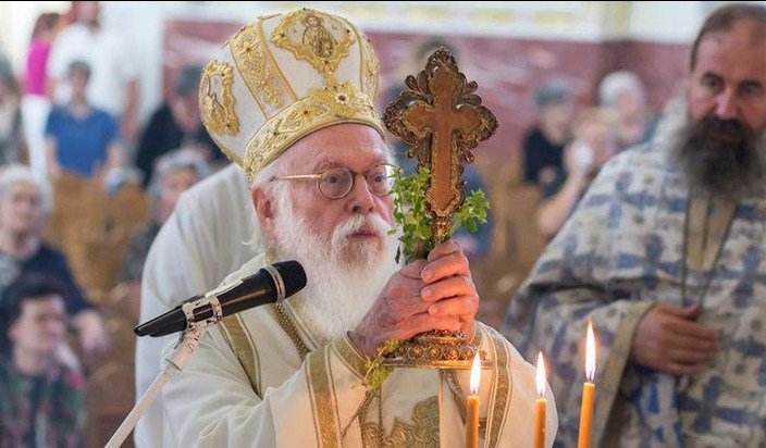 Probleme me zemrën! Shtrohet në spital Kryepeshkopi Anastas, detajet