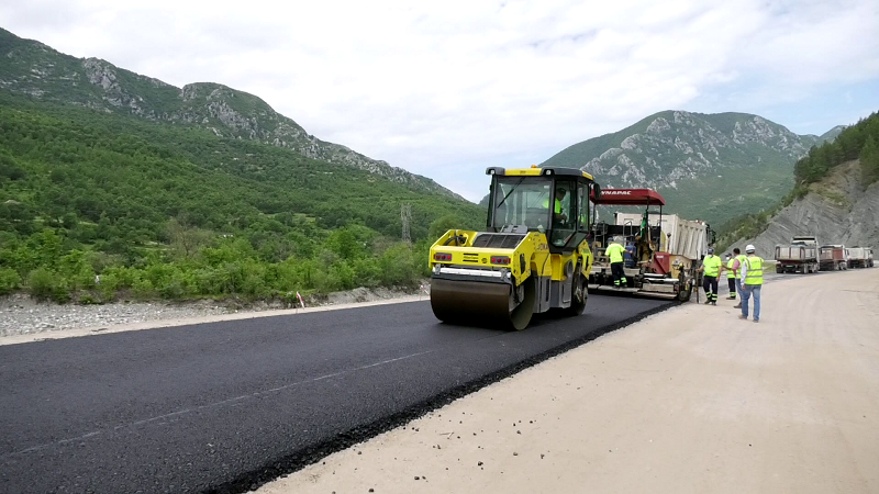 Nis asfaltimi i Rrugës së Arbrit! “Rruga do të hapet brenda stinës së verës së vitit 2021”