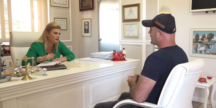 Si u mashtrua Avniu nga gruaja kosovaro-amerikane me 5 fëmijë?! U njohën në Fb: Më pëlqeu në pamje, por se takova dot Si u mashtrua Avniu nga gruaja kosovaro-amerikane me 5 fëmijë?! U njohën në Fb: Më pëlqeu në pamje, por se takova dot