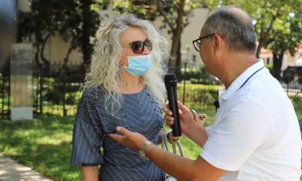 Video/ “Kërpërata” bie në grackën e gazetarit dhe lë nam: Gafa që do i’u shkrijë së qeshuri!