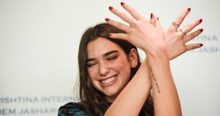 Dua Lipa tërbon serbët me postimin e fundit/ foto