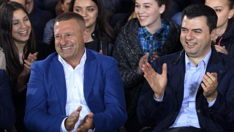 A është pjesë e sektit Dëshmitarët e Jehovait “etaloni” parlamentit Shqiptarë Nard Ndoka?! Mbrojtës qesharake dhe me pasion A është pjesë e sektit Dëshmitarët e Jehovait “etaloni” parlamentit Shqiptarë Nard Ndoka?! Mbrojtës qesharake dhe me pasion