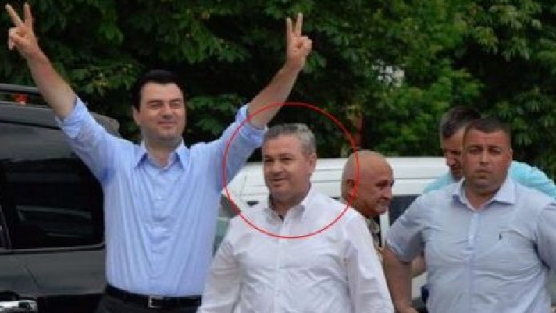 “Spurdhjaku” që do të bëhet kryeministër! Murrizi i “përvishet” Bashën: Nuk kam luatjur kurrë bixhoz! Nuk kam kunat të pasur që të më shlyejë borxhet “Spurdhjaku” që do të bëhet kryeministër! Murrizi i “përvishet” Bashën: Nuk kam luatjur kurrë bixhoz! Nuk kam kunat të pasur që të më shlyejë borxhet