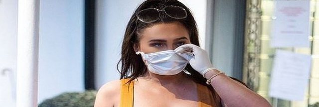 ‘Çmendet” dentisti, ylli televiziv i shkon në klinikë pa … (Foto) ‘Çmendet” dentisti, ylli televiziv i shkon në klinikë pa … (Foto)