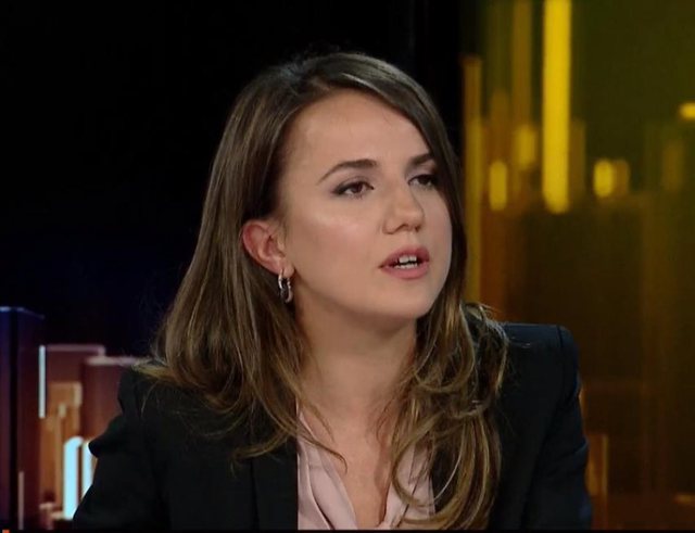 Rudina Hajdari sfidon dyshen Basha-Kryemadhi: Në një vit kam bërë më shumë se …