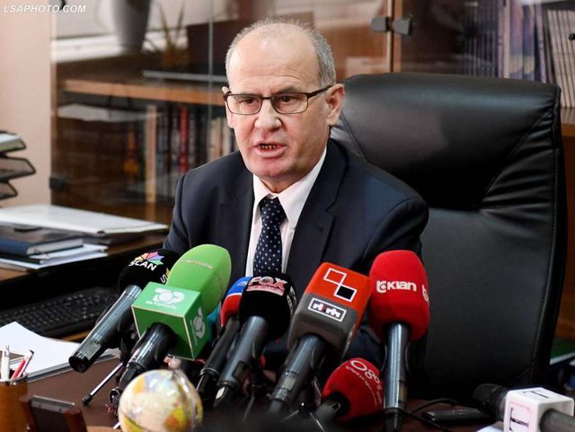 Mynyr Koni shton manovrat antiligjore: Kërkon që të mos ketë zgjedhje më 30 korrik Hafizi dhe Hoxha i dalin kundër Mynyr Koni shton manovrat antiligjore: Kërkon që të mos ketë zgjedhje më 30 korrik Hafizi dhe Hoxha i dalin kundër