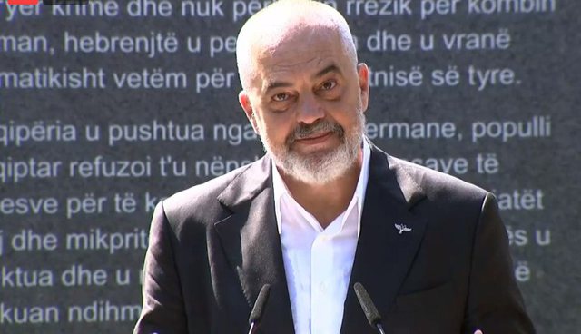 “Arin Po, Hebrenjtë jo”! Mesazhi prekës i Ramës në përurimin e Memorialit të Holokaustit në Tiranë përballë diplomatëve ndërkombëtarë “Arin Po, Hebrenjtë jo”! Mesazhi prekës i Ramës në përurimin e Memorialit të Holokaustit në Tiranë përballë diplomatëve ndërkombëtarë