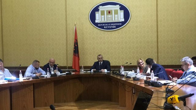 PS i rikthehet shkarkimit të Metës, Komisioni Hetimor merr në dorë raportin e Venecias, ja çfarë do të diskutohet më 13 korrik PS i rikthehet shkarkimit të Metës, Komisioni Hetimor merr në dorë raportin e Venecias, ja çfarë do të diskutohet më 13 korrik