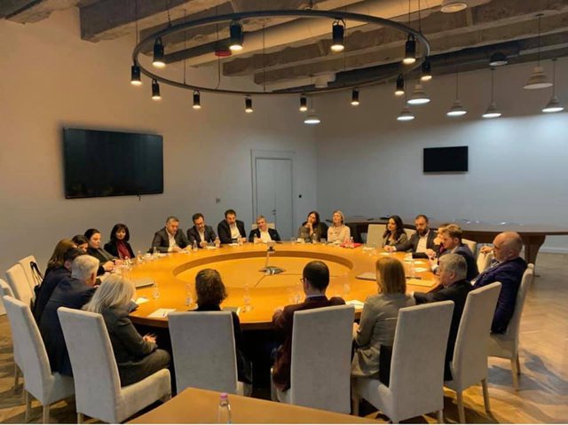 Zbardhet pasuria e ministrave: Të gjithë me borxhe dhe kredi për banesa Zbardhet pasuria e ministrave: Të gjithë me borxhe dhe kredi për banesa