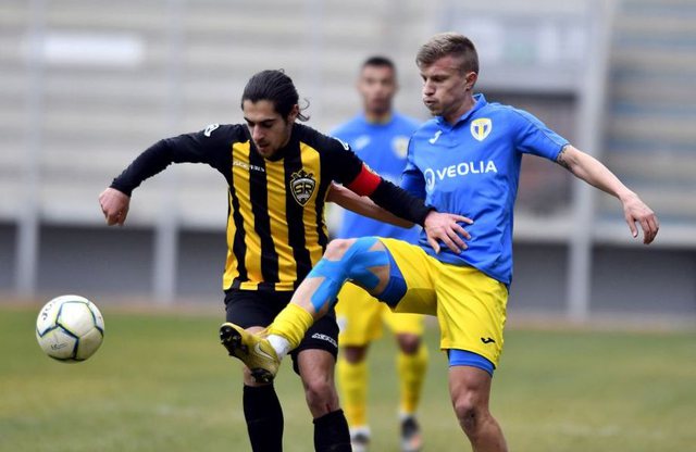 Ish-futbollisti i Shqipërisë rezulton pozitiv me COVID-19: Merret vendimi i papritur për ndeshjen e planifikuar Ish-futbollisti i Shqipërisë rezulton pozitiv me COVID-19: Merret vendimi i papritur për ndeshjen e planifikuar