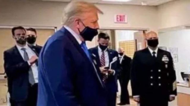 Trump ka vendosur maskën gabim? Foto që po bën xhiron e rrjetit Trump ka vendosur maskën gabim? Foto që po bën xhiron e rrjetit