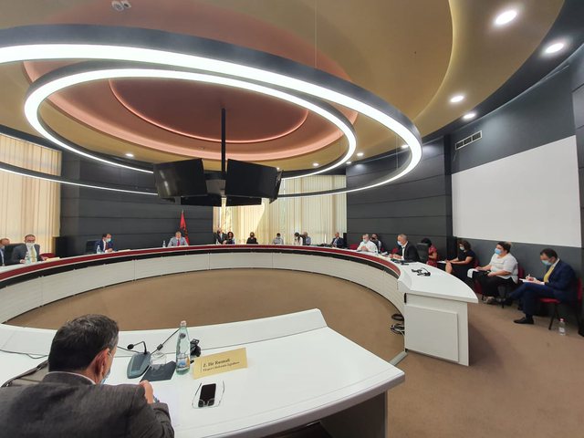 Zbardhen detajet nga tryeza e Këshillit Politik, kryeministri Rama pyetje të drejtpërdrejtë Partisë Demokratike.. Zbardhen detajet nga tryeza e Këshillit Politik, kryeministri Rama pyetje të drejtpërdrejtë Partisë Demokratike..