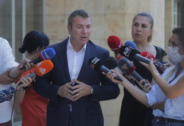 Këshilli Politik nuk prodhon konsensus! PS nuk pranon këshillën e BE dhe SHBA për ndryshimet në Kushtetutë Këshilli Politik nuk prodhon konsensus! PS nuk pranon këshillën e BE dhe SHBA për ndryshimet në Kushtetutë