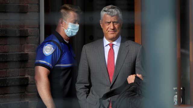 7 orë intervistimi i presidentit Thaçi në Hagë: Zëri i Amerikës tregon detajet çfarë ndodhi 7 orë intervistimi i presidentit Thaçi në Hagë: Zëri i Amerikës tregon detajet çfarë ndodhi