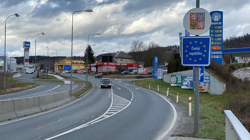 Edhe Austria bllokon kufijtë me Shqipërinë, Gjermania lejon kalimet vetëm për Malin e Zi, Rama e cilëson politik vendimin për Ballkanin Edhe Austria bllokon kufijtë me Shqipërinë, Gjermania lejon kalimet vetëm për Malin e Zi, Rama e cilëson politik vendimin për Ballkanin