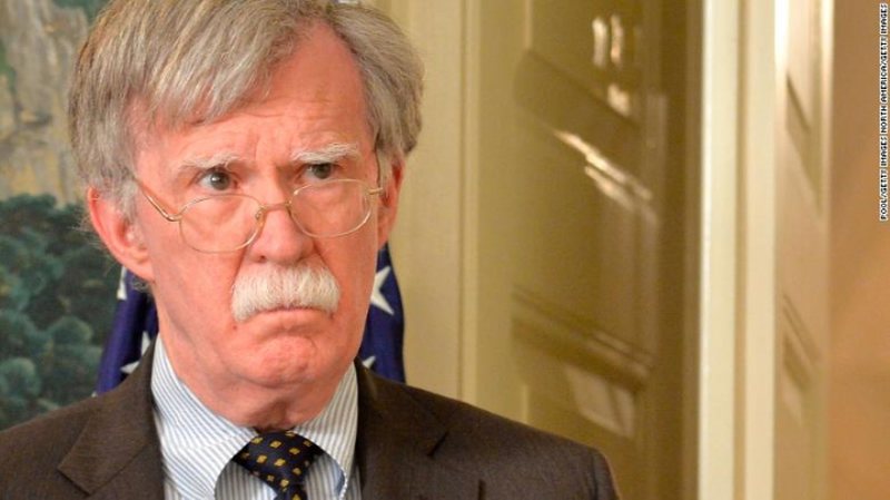 Deklarata ‘bombë’ e ish-këshilltarit të Trump: Shkëmbimin e territoreve mes Kosovës e Serbisë e kërkuan këta dy politikanë Deklarata ‘bombë’ e ish-këshilltarit të Trump: Shkëmbimin e territoreve mes Kosovës e Serbisë e kërkuan këta dy politikanë