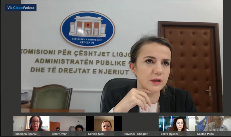 Shtyhet Komisioni për Integrimin Europian, Rudina Hajdari e irrituar me Erion Braçen: Do të mbaj përgjegjësi për këtë! Shtyhet Komisioni për Integrimin Europian, Rudina Hajdari e irrituar me Erion Braçen: Do të mbaj përgjegjësi për këtë!