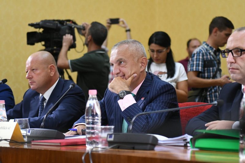 Zbardhen 36 provat e PS kundër Ilir Metës: Më 20 korrik raporti për shkarkimin e presidentit shkon për votim në seancë plenare, ja detajet