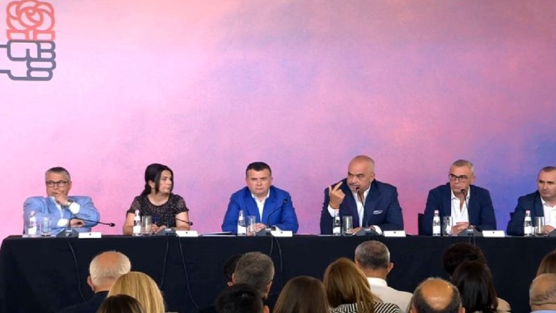 Rama urdhër të shkarkohen punonjësit e administratës në moshë pensioni! PS nis punën për mandatin e tretë