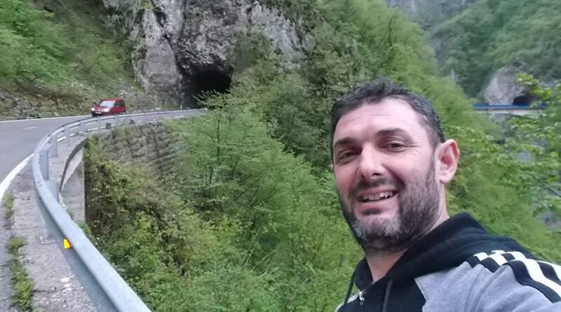 Cila ishte sëmundja e fshehtë që i mori jetën mësuesit 39 vjeçarë para se të infektohej me Covid-19?! Cila ishte sëmundja e fshehtë që i mori jetën mësuesit 39 vjeçarë para se të infektohej me Covid-19?!