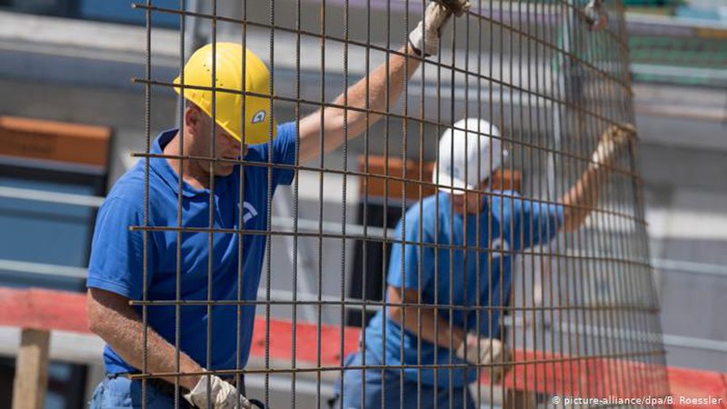 Vizë pune në Gjermani? DW: Pandemia ndryshoi gjithçka, ja çfarë parashikohet të ndodhë Vizë pune në Gjermani? DW: Pandemia ndryshoi gjithçka, ja çfarë parashikohet të ndodhë