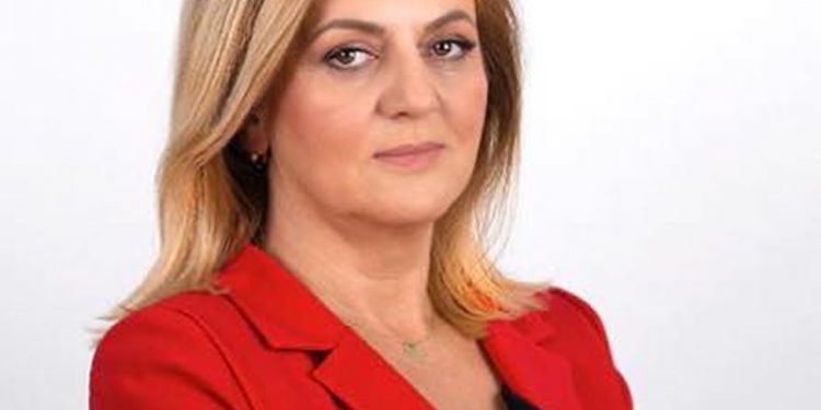 Kush është shqiptarja që na bëri të gjithëve krenare? Fiton mandatin e deputetes për herën e tretë në Kroaci Kush është shqiptarja që na bëri të gjithëve krenare? Fiton mandatin e deputetes për herën e tretë në Kroaci