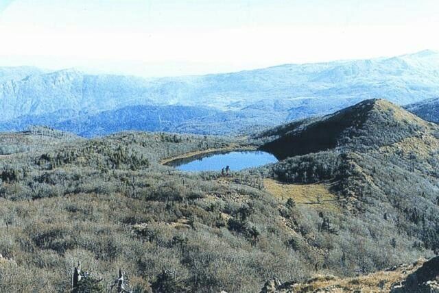 Turistët zbulojnë liqenet akullnajore të Lukovës Turistët zbulojnë liqenet akullnajore të Lukovës