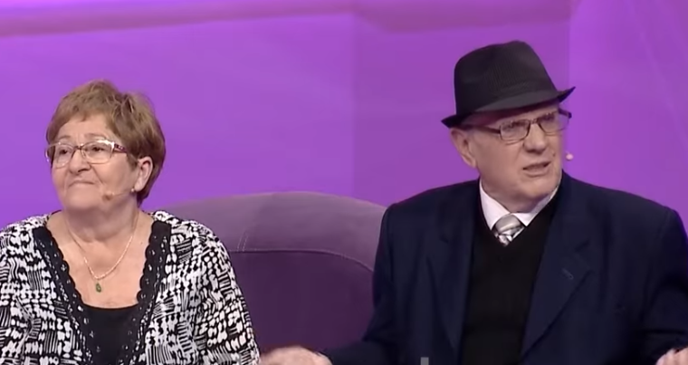 E dërgoi të birin me një të panjohur nga Kanadaja në Shqipëri, rrëfimi tro.nditës i kësaj nëne përlot publikun E dërgoi të birin me një të panjohur nga Kanadaja në Shqipëri, rrëfimi tro.nditës i kësaj nëne përlot publikun