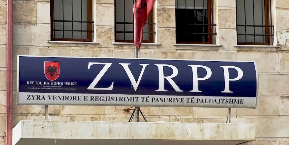 Jep dorëheqjen drejtori i 7-të i Kadastrës së Vlorës menjëherë pasi pranon detyrën Jep dorëheqjen drejtori i 7-të i Kadastrës së Vlorës menjëherë pasi pranon detyrën