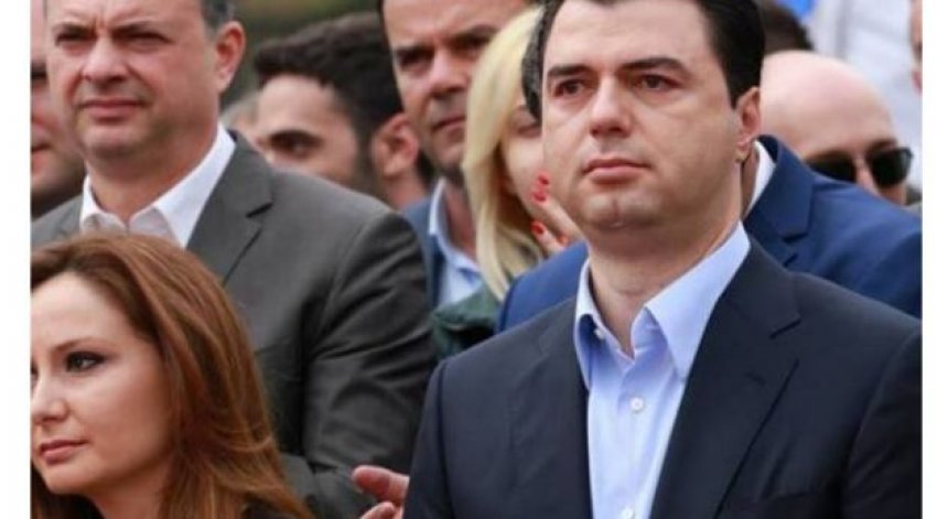 Neritan Ceka sheh te Luli Basha modelin “pjellor” për shtimin e popullsisë: Një kryeministër që kthehet në 16.00 tek gruaja dhe kalamajtë! Basha është i duhuri, di të qeshë Neritan Ceka sheh te Luli Basha modelin “pjellor” për shtimin e popullsisë: Një kryeministër që kthehet në 16.00 tek gruaja dhe kalamajtë! Basha është i duhuri, di të qeshë