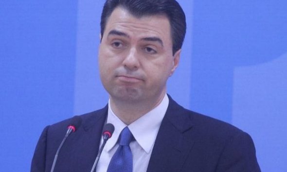 Akuzat për zgjedhjet në universitete: Tre faktet që “vënë me shpatulla pas muri” Lulzim Bashën Akuzat për zgjedhjet në universitete: Tre faktet që “vënë me shpatulla pas muri” Lulzim Bashën