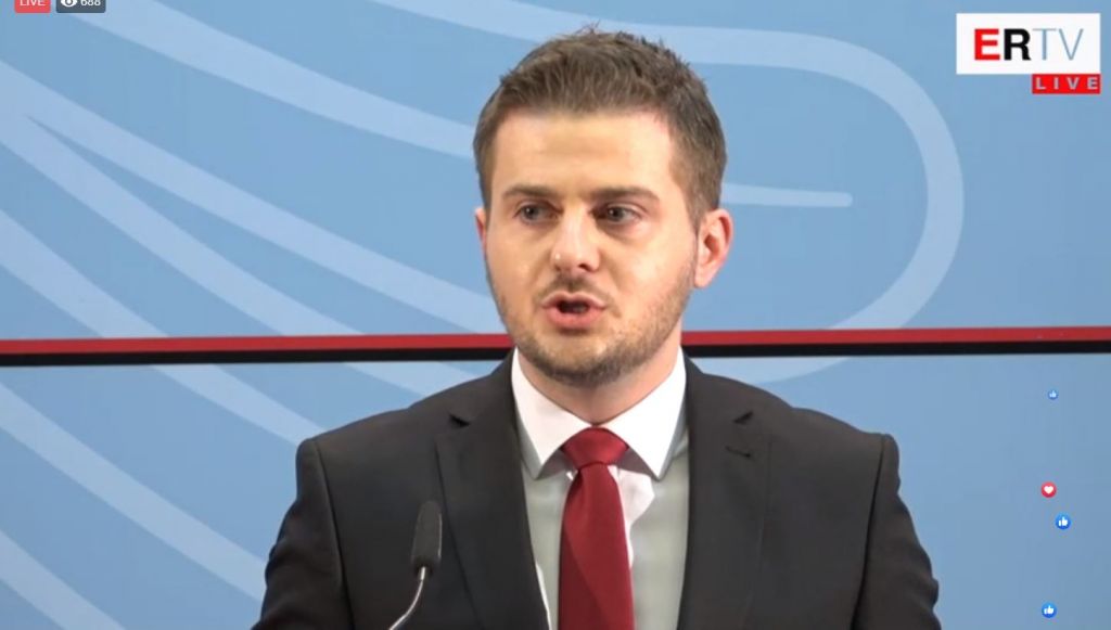 Ministri Gent Cakaj shkarkon gjithë stafin e ambasadës shqiptare në Athinë/ propozon emrin e ri..