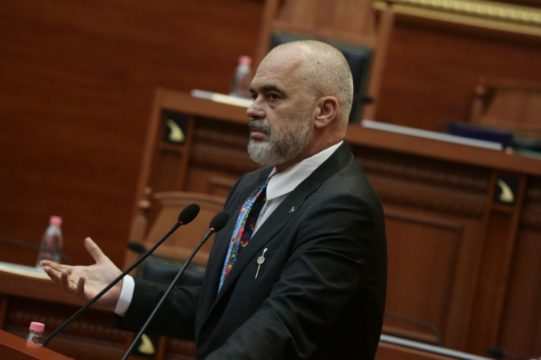 Rama mesazh PD: Doni koalicion parazgjedhor s’e nuk ndaheni dot nga LSI! Nuk pengohet. Po zvarrisni procesin me alibira, bëjeni pa ne. Në 30 korrik votojmë listat e hapura Rama mesazh PD: Doni koalicion parazgjedhor s’e nuk ndaheni dot nga LSI! Nuk pengohet. Po zvarrisni procesin me alibira, bëjeni pa ne. Në 30 korrik votojmë listat e hapura