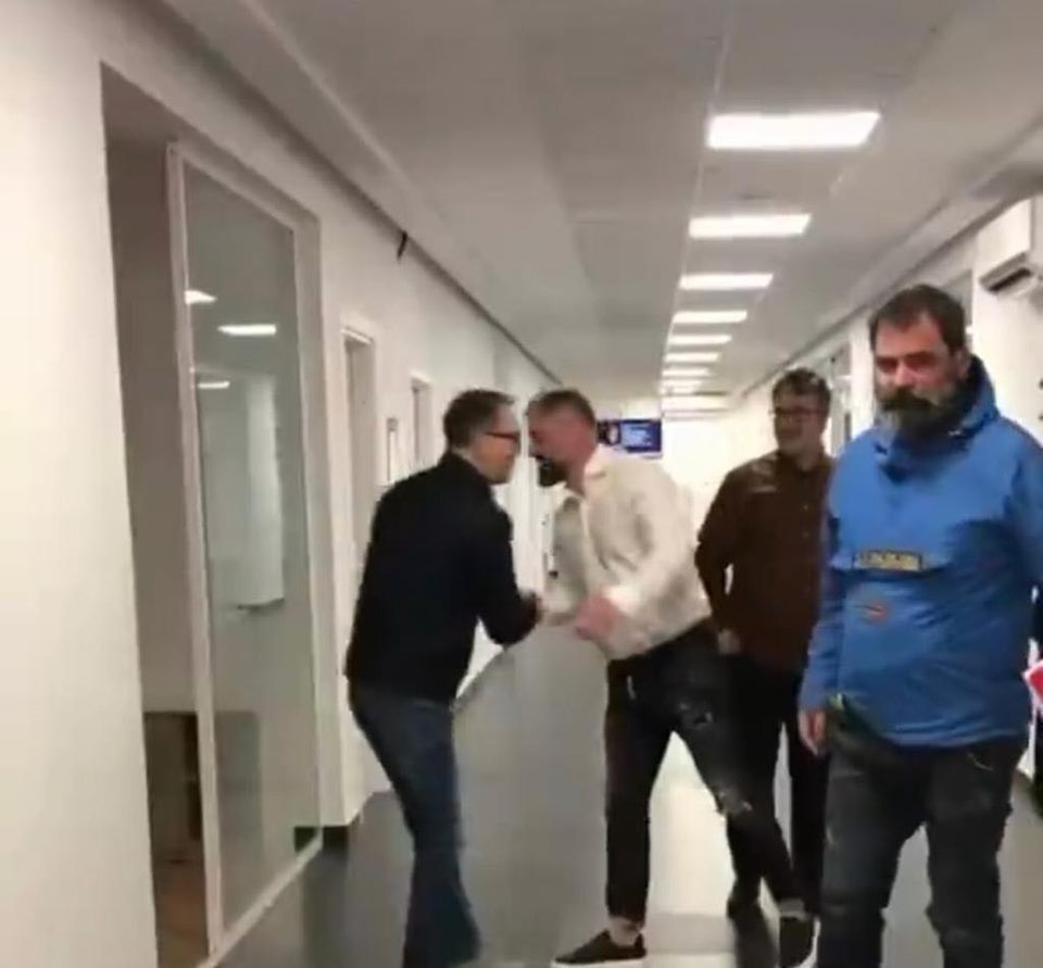 Transformimi i Adi Krastës, nga “inati” me Ramën: Nga “yll” i televizionit, në vartës të Çim Pekës