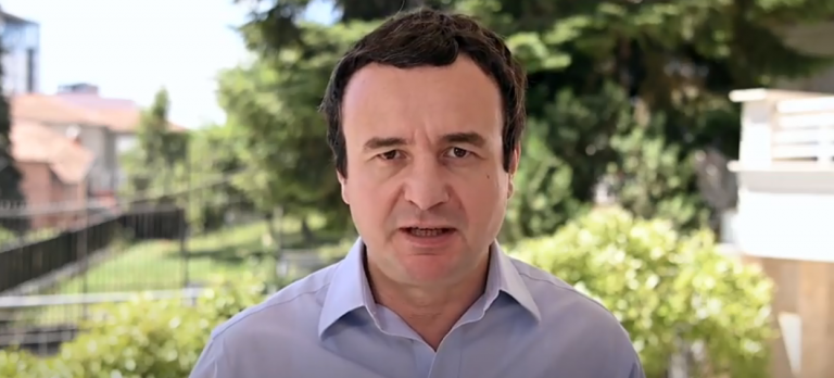 VIDEO/ Albin Kurti kundër Hashim Thaçit: “Thaçi mori karrigen e Presidentit me vete para Prokurorisë Speciale në Hagë.’’ VIDEO/ Albin Kurti kundër Hashim Thaçit: “Thaçi mori karrigen e Presidentit me vete para Prokurorisë Speciale në Hagë.’’