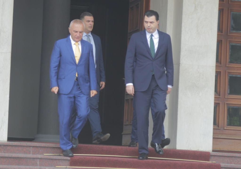 E prite që e prite Lulin si “kryeministër”, t’i kishe futur edhe një të …!” E prite që e prite Lulin si “kryeministër”, t’i kishe futur edhe një të …!”