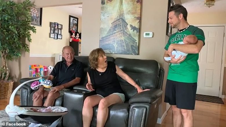 Emocionuese! Gruaja i bëri binjakë por prindërve nuk i tregoi: Ja reagimi i tyre kur mësuan të vërtetën