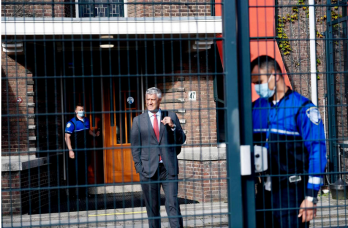 Hashim Thaçi publikon videon me mesazh të fortë: “Ishim dhe vazhdojmë të jemi në të drejtën tonë” Hashim Thaçi publikon videon me mesazh të fortë: “Ishim dhe vazhdojmë të jemi në të drejtën tonë”