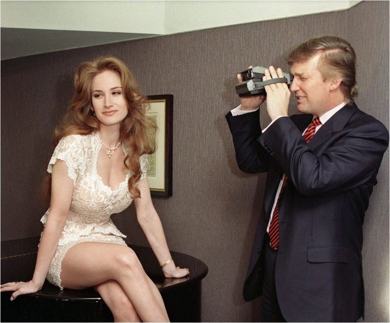 Rrëfimi tronditës i mbesës së Donald Trump për xhaxhain: Familje homofobe dhe diskriminuese ndaj hebrenjve Rrëfimi tronditës i mbesës së Donald Trump për xhaxhain: Familje homofobe dhe diskriminuese ndaj hebrenjve