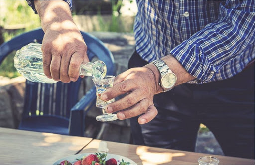 “Me gotë rakie e me barkun te goja ankohen se s’kanë për të ngrënë”, reagon ashpër Pjerin Ndreu “Me gotë rakie e me barkun te goja ankohen se s’kanë për të ngrënë”, reagon ashpër Pjerin Ndreu