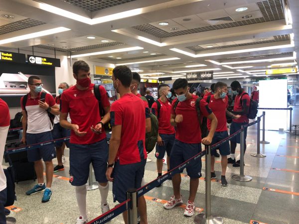 Me kuzhinier dhe pa policë nga Serbia, Crvena Zvezda zbarkon në Shqipëri. Ja kërkesa shtesë e klubit (VIDEO) Me kuzhinier dhe pa policë nga Serbia, Crvena Zvezda zbarkon në Shqipëri. Ja kërkesa shtesë e klubit (VIDEO)