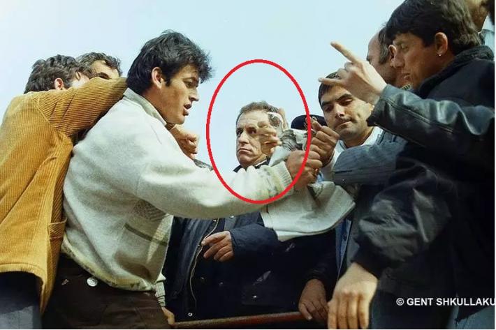 Zgjohet ish komunisti i vogël Tritan! PD, paralele të rrezikshme me Bjellorusinë, kërcënimi: Kujdes, pas pak pamjet e Minskut mund të bëhen një “deja vu” për Tiranën. Guximtarët reagojnë Zgjohet ish komunisti i vogël Tritan! PD, paralele të rrezikshme me Bjellorusinë, kërcënimi: Kujdes, pas pak pamjet e Minskut mund të bëhen një “deja vu” për Tiranën. Guximtarët reagojnë