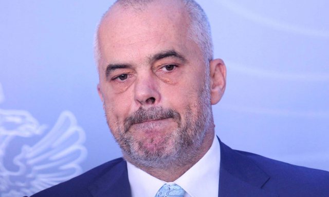 Lajm i hidhur! Kryeministri humb njeriun e shtrenjtë të familjes, Rama fjalë prekëse: Ishe drita dhe guri këndor i shtëpisë…