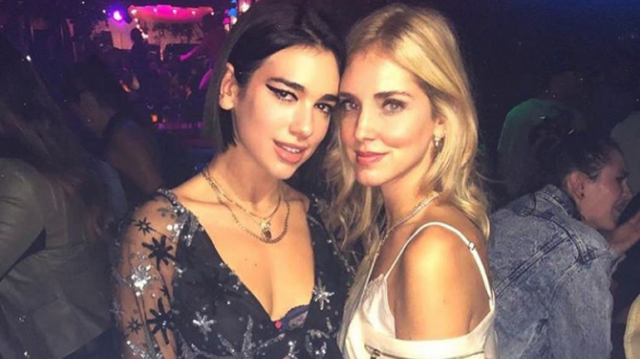 Kush e ndihmoi Chiara Ferragni-n ta uronte Dua Lipën në gjuhën shqipe për ditëlindje? Blogerja e famshme italiane zbulon njeriun që fshihet pas postimit Kush e ndihmoi Chiara Ferragni-n ta uronte Dua Lipën në gjuhën shqipe për ditëlindje? Blogerja e famshme italiane zbulon njeriun që fshihet pas postimit